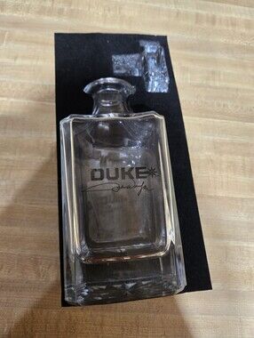 JOHN WAYNE SIGNATURE "DUKE" WHISKEY GLASS DECANTER, NEW